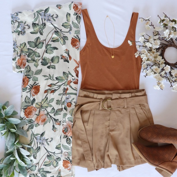 High Rise Belted Shorts - Picture 10 of 12